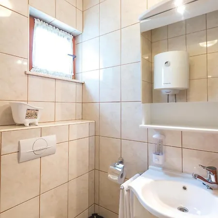 Будинок відпочинку Amazing Home In Katuni Katuni