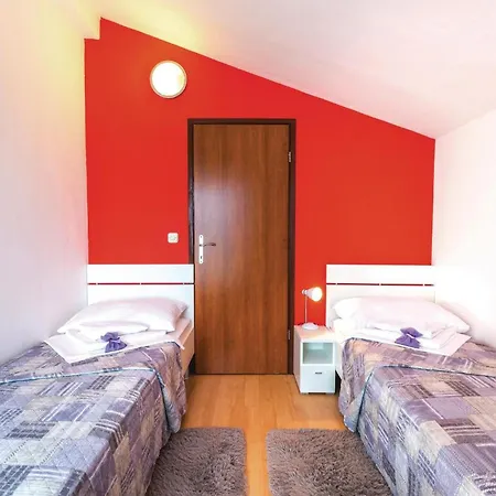 Prázdninový dům 05 *