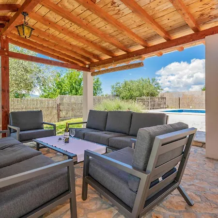 Amazing Home In Katuni